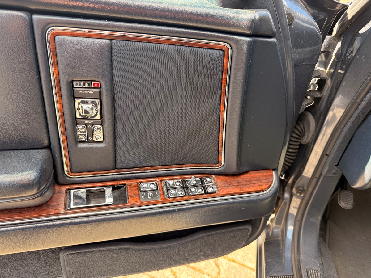 1991 Chrysler New Yorker Imperial 3.8